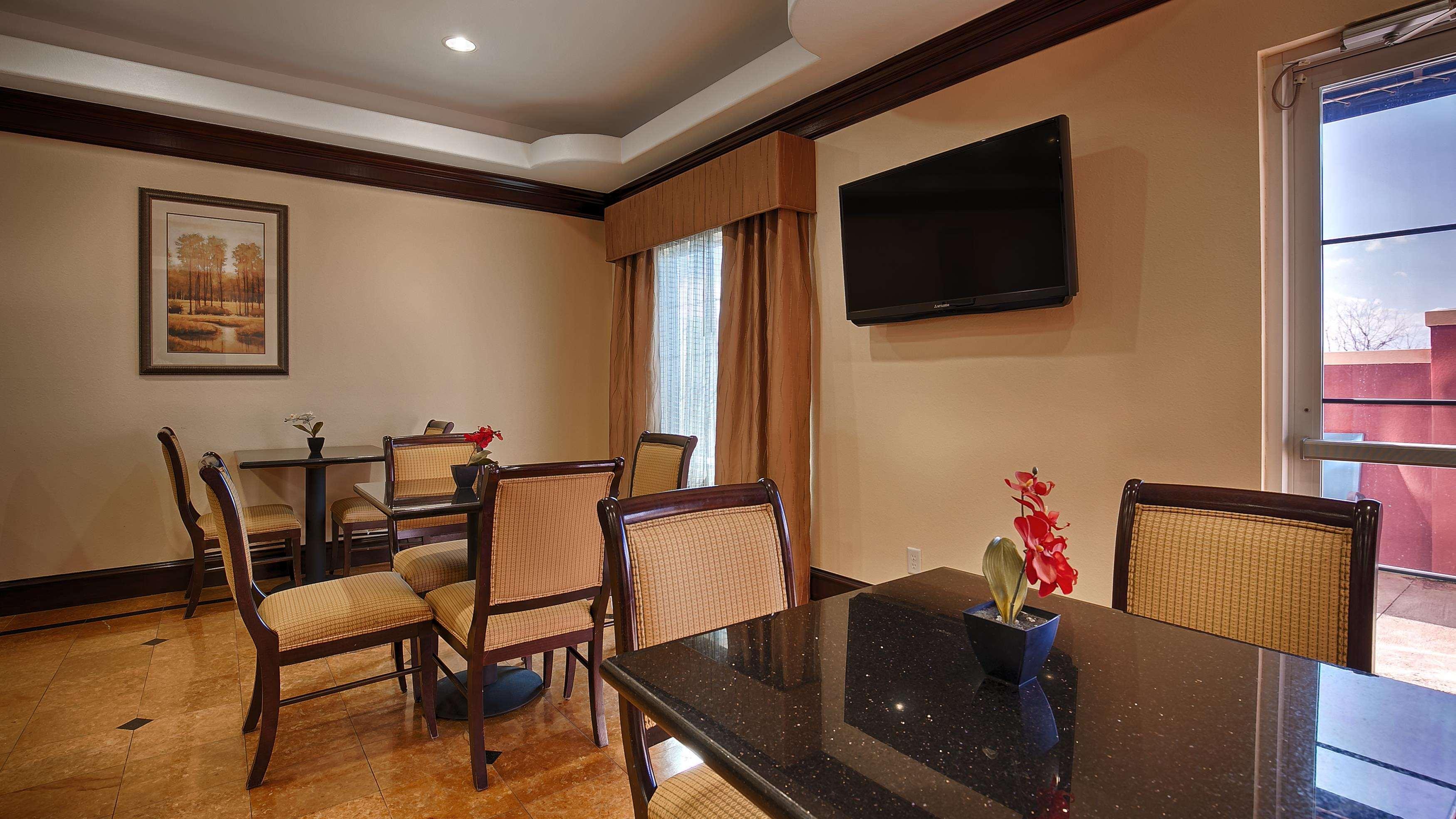 Best Western Plus Manvel Bagian luar foto